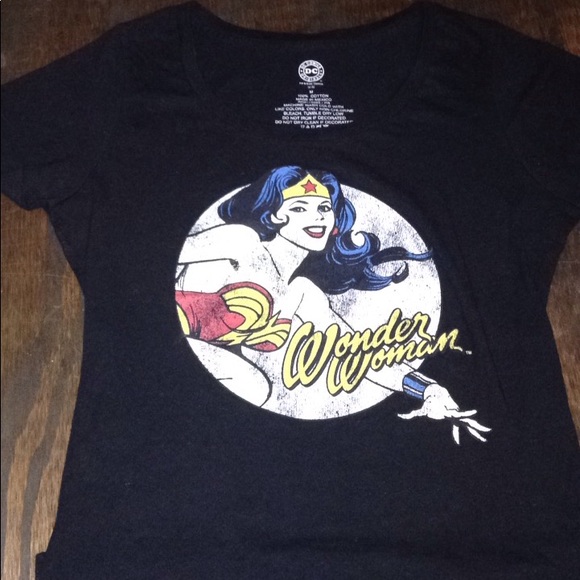 DC comics Tops - Wonder Woman tee ♥️